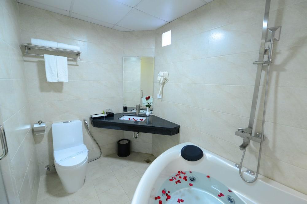 Blue Hanoi Inn Luxury Hotel & Spa Exterior foto