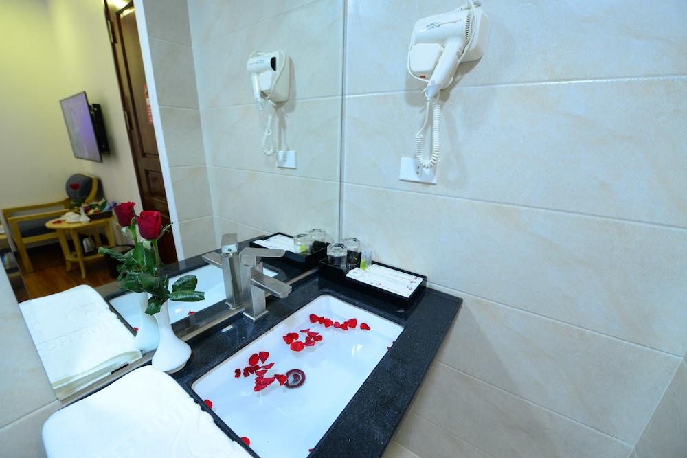 Blue Hanoi Inn Luxury Hotel & Spa Exterior foto
