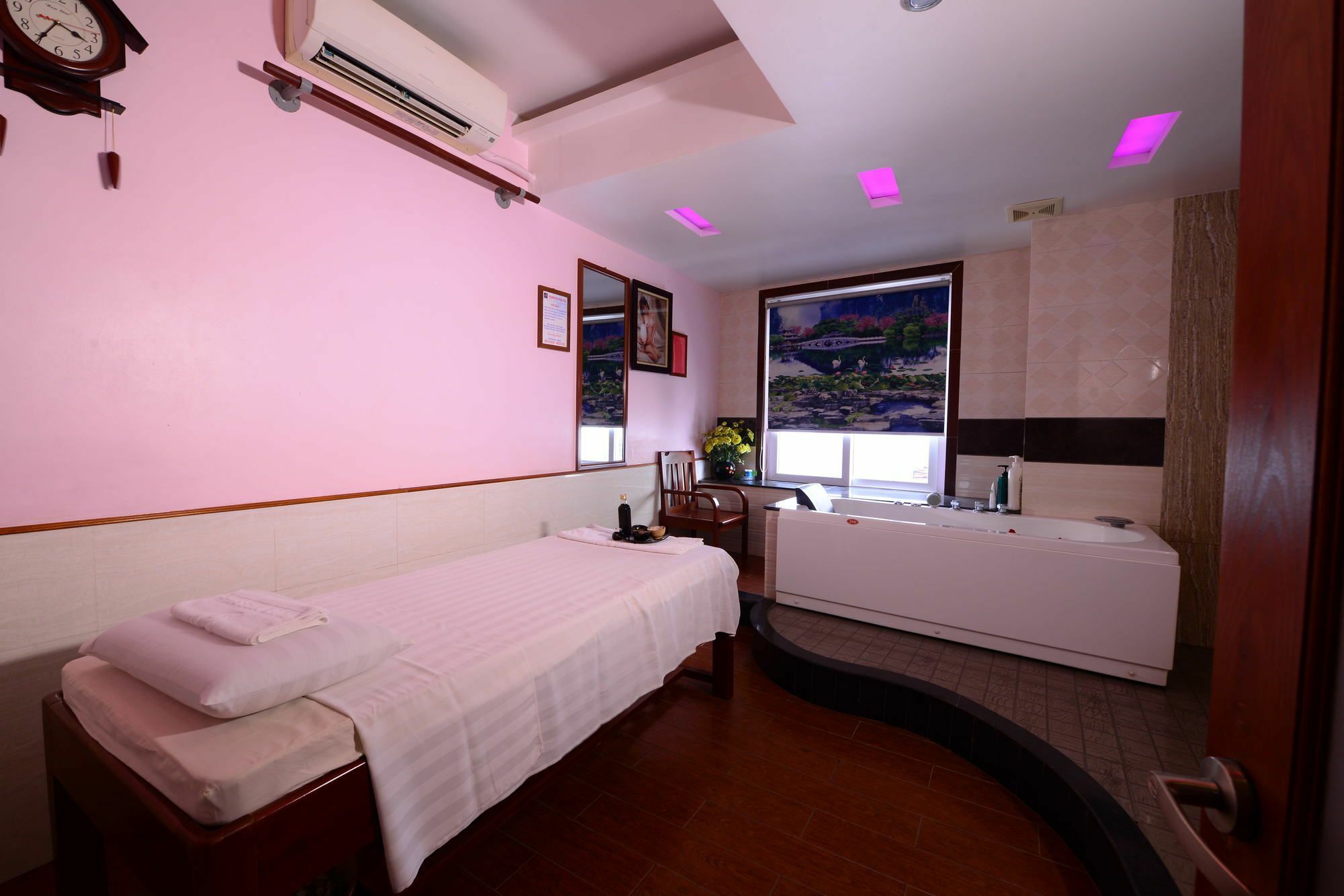 Blue Hanoi Inn Luxury Hotel & Spa Exterior foto