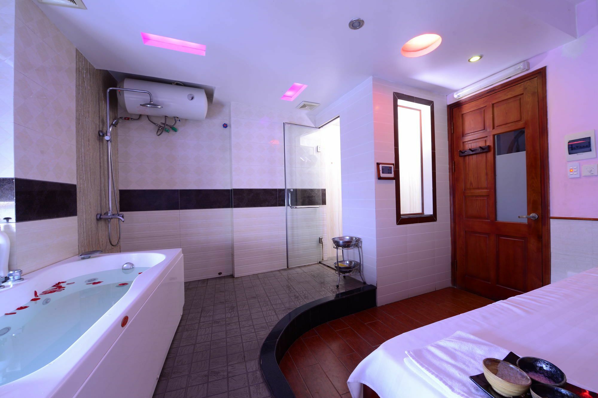Blue Hanoi Inn Luxury Hotel & Spa Exterior foto