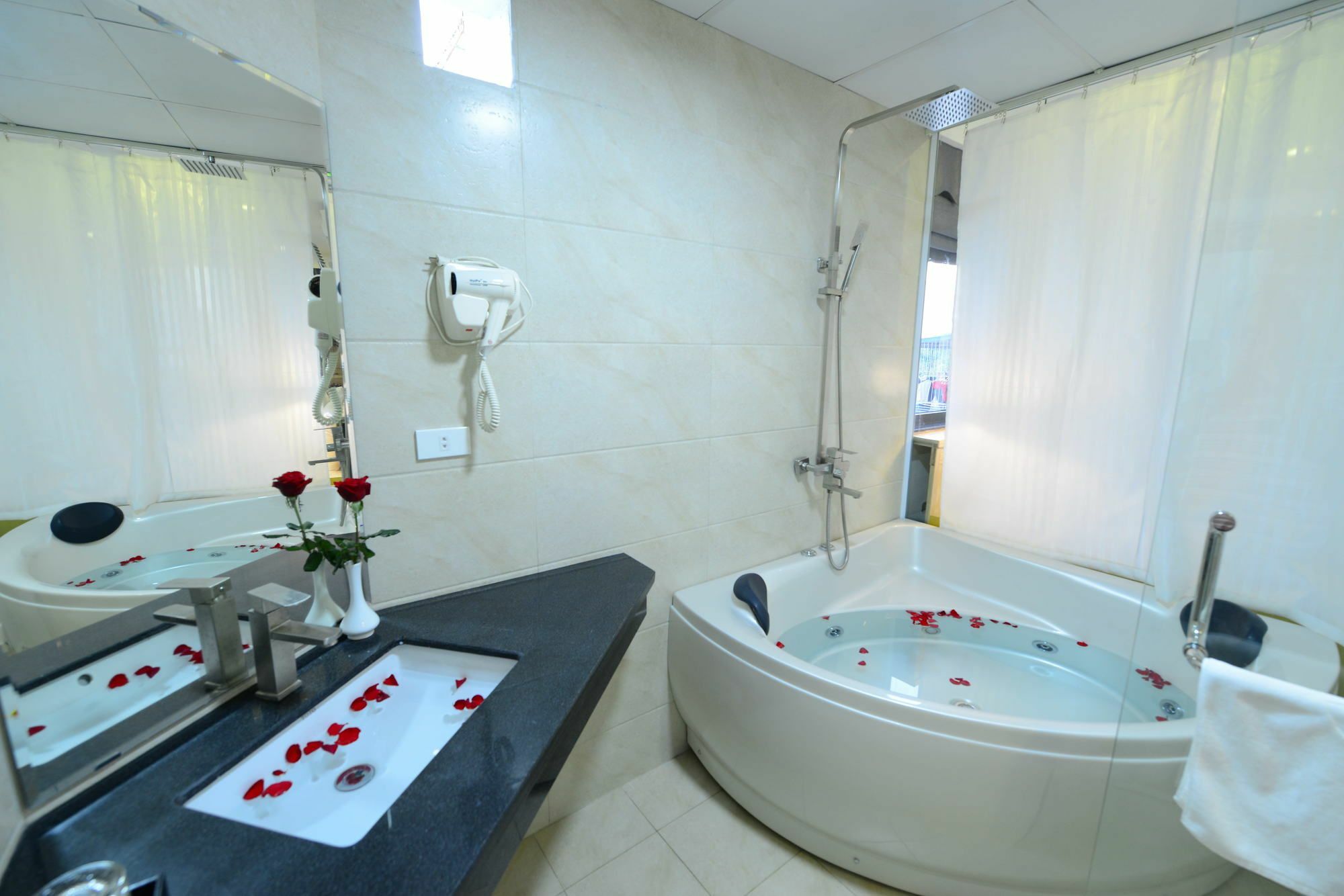 Blue Hanoi Inn Luxury Hotel & Spa Exterior foto
