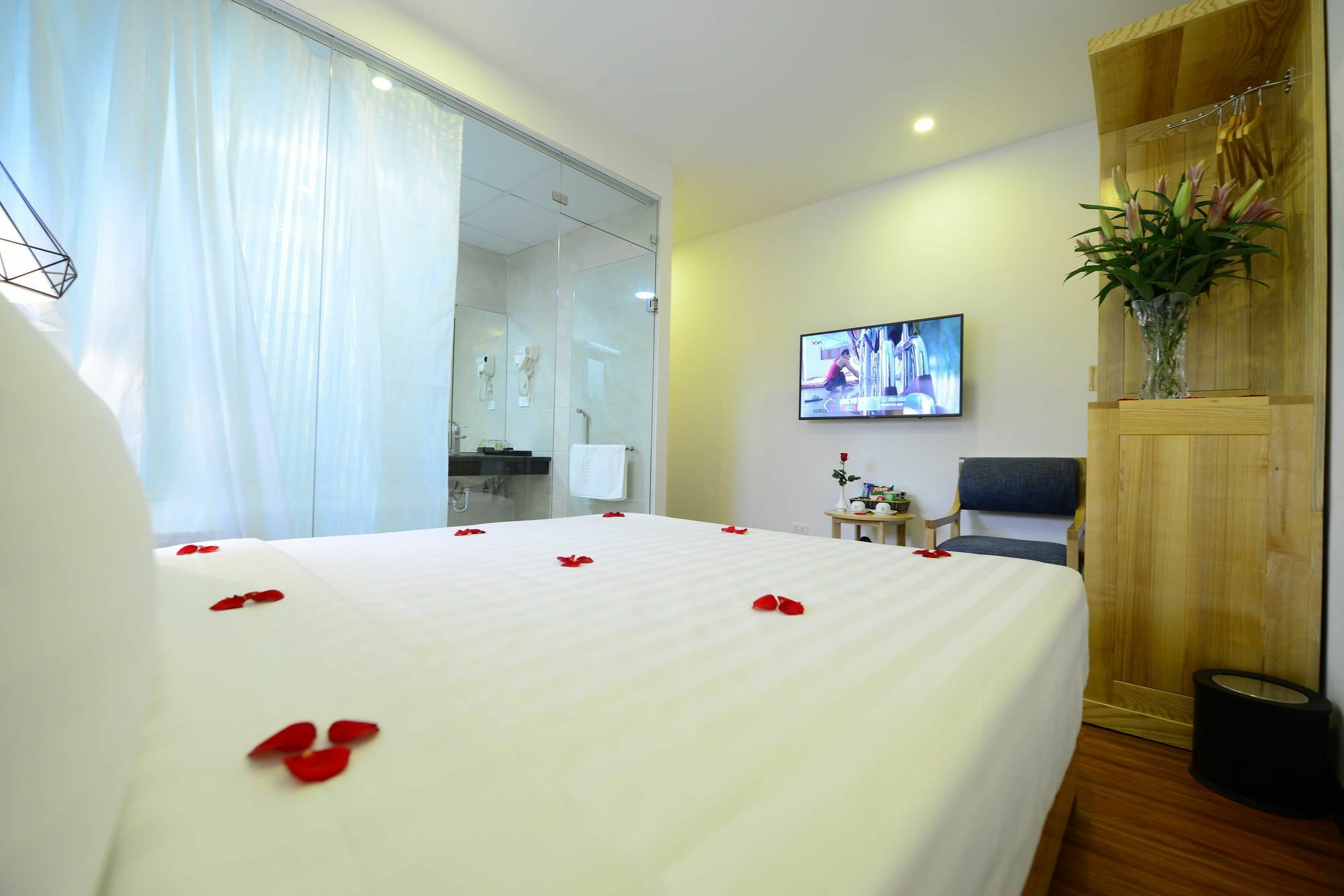 Blue Hanoi Inn Luxury Hotel & Spa Exterior foto